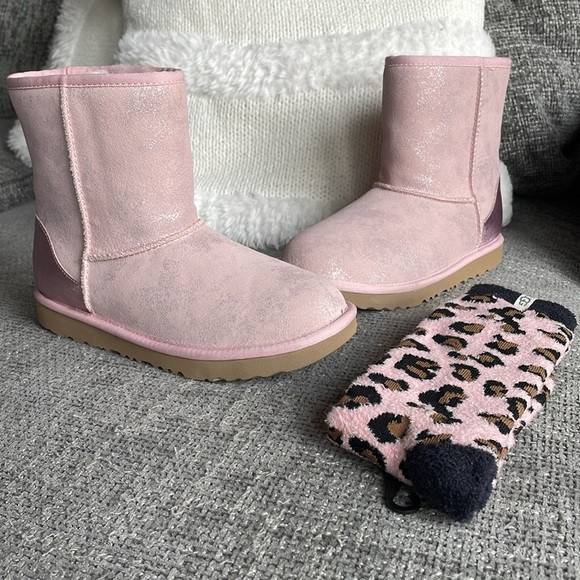 NWT UGG Glimmer Pink Boots & Socks! - Picture 1 of 10